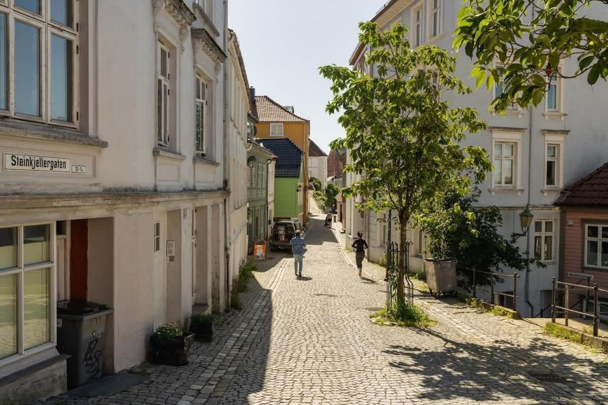 Dinbnb Apartments I 350M To Bryggen I Renovated 2023 I Quiet Top Apart Bergen Eksteriør bilde